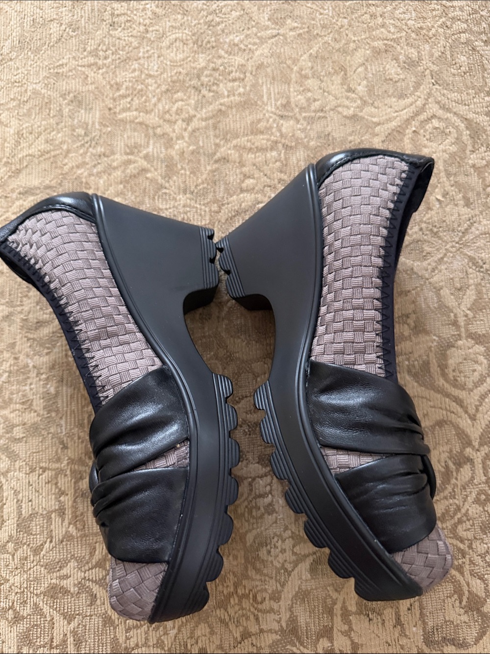 bernie mev. Two-Tone Woven Ballet Flats with Knotted Black Toe - Picture 3 of 5